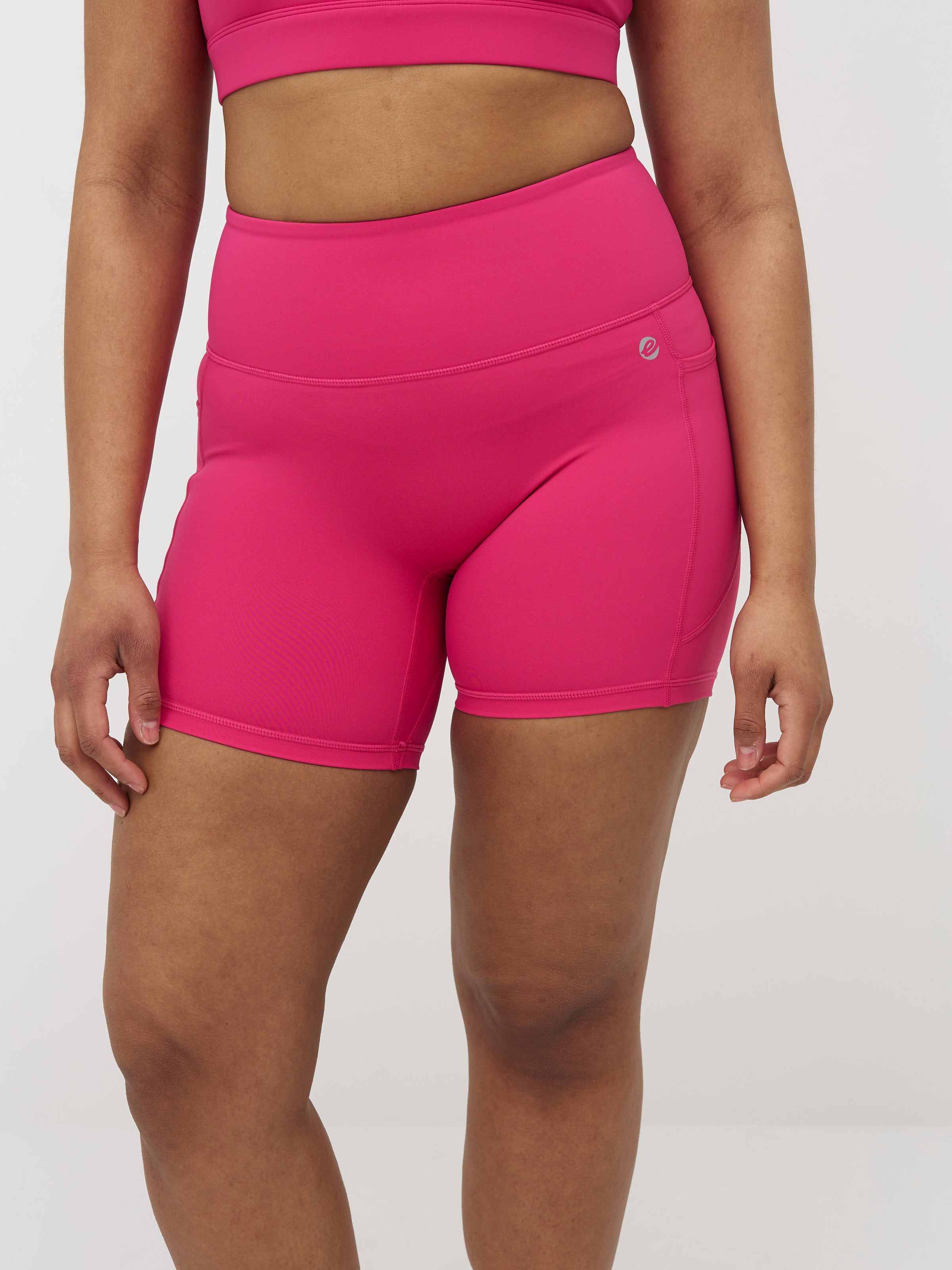Ellie Ultralight Pocket Shorts 6"