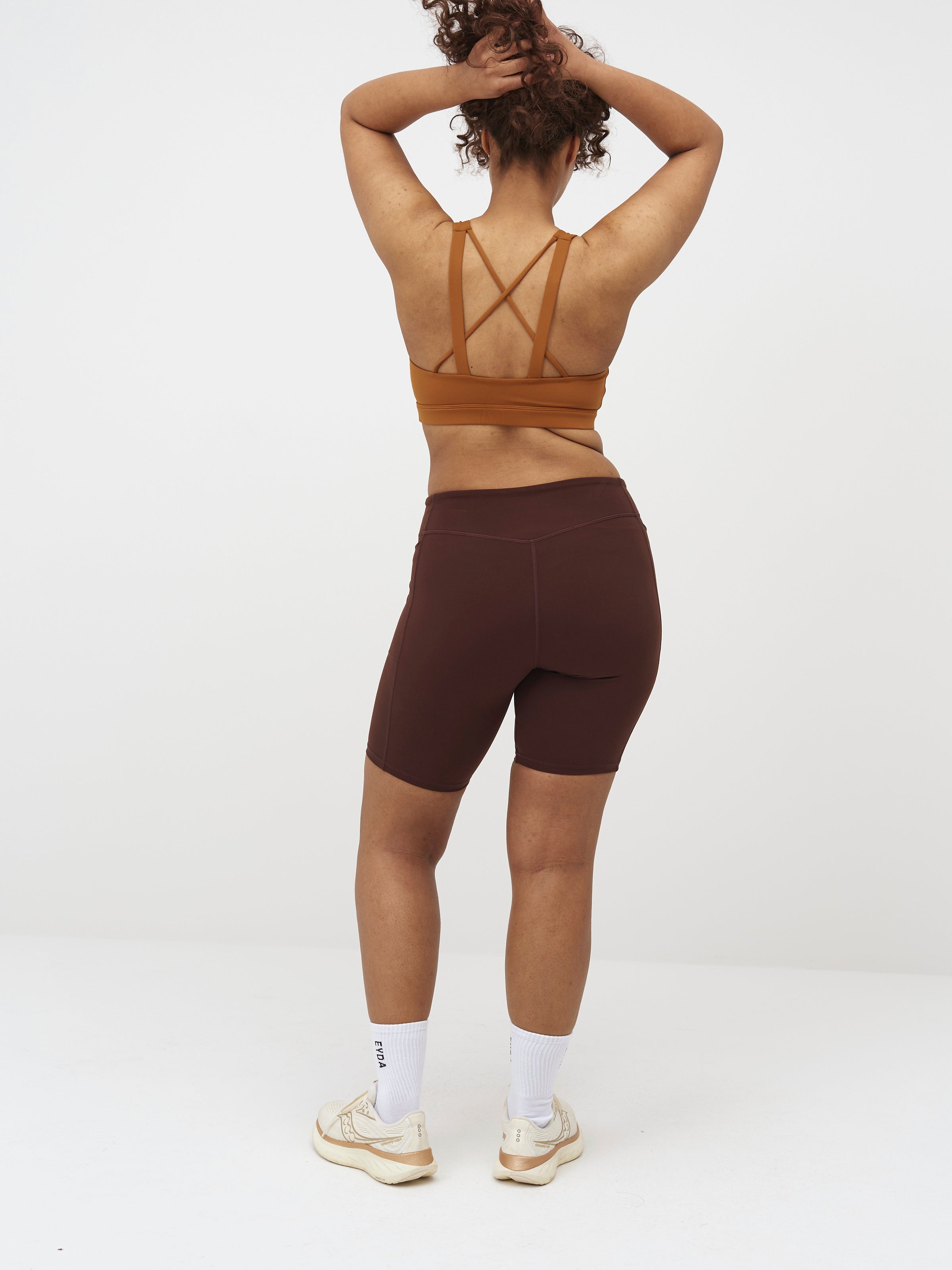 Jadie Complete Pocket Shorts 8"